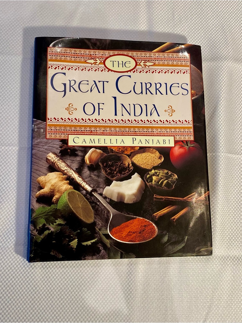The Great Curries of India by - Hardcover (Black)Cookbook 192 pages